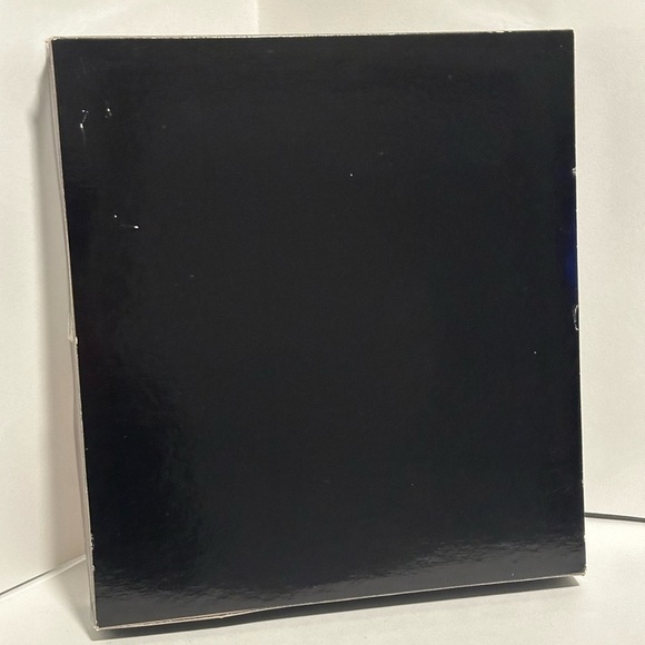 Two Piece Magnetic Graduation and Tassel Holder Frame - Picture 3 of 3